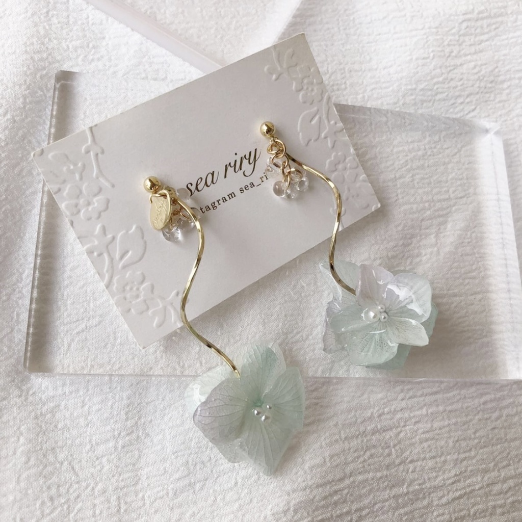 no.11 シャーベットカラーの紫陽花のゆらゆらピアス ドライフラワー あじさい レジンピアス ハンドメイドピアス