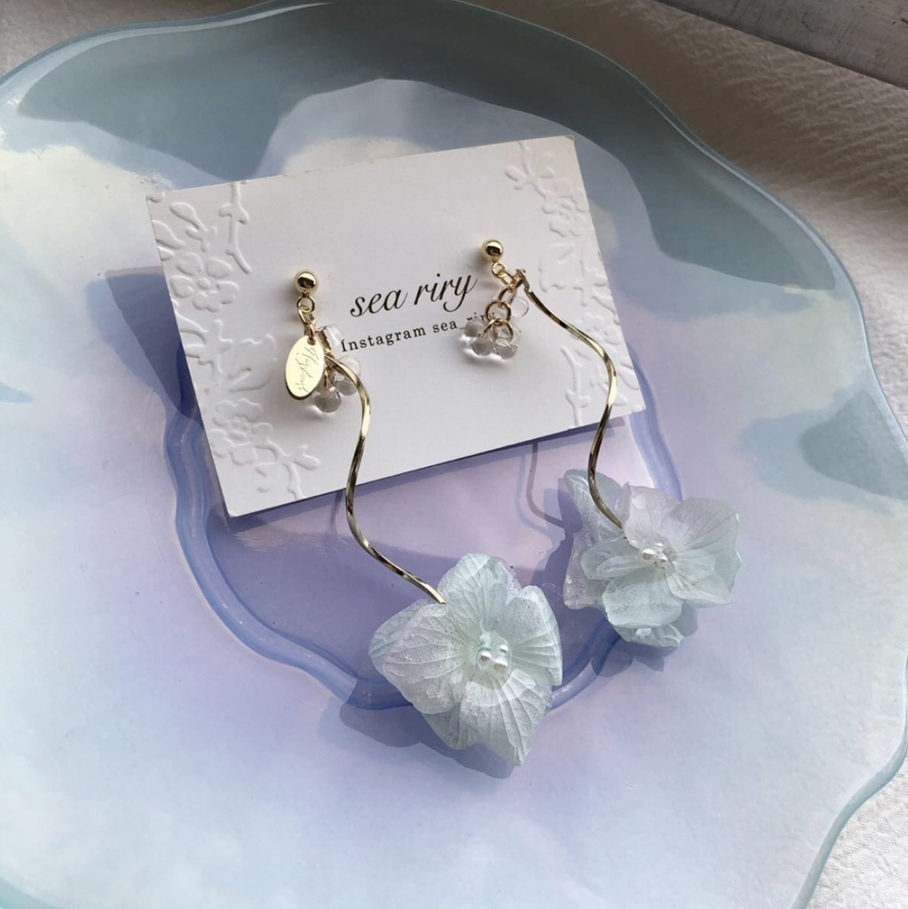 no.11 シャーベットカラーの紫陽花のゆらゆらピアス ドライフラワー あじさい レジンピアス ハンドメイドピアス