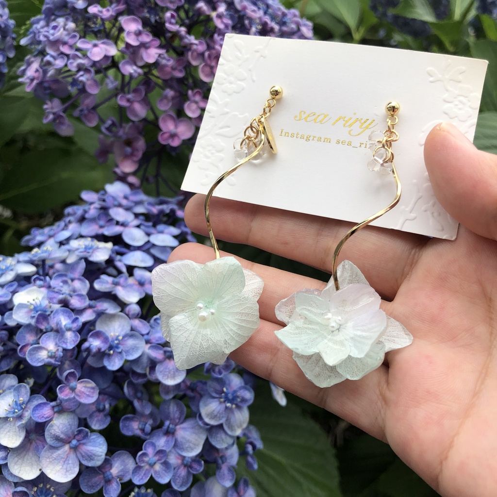 no.11 シャーベットカラーの紫陽花のゆらゆらピアス ドライフラワー あじさい レジンピアス ハンドメイドピアス