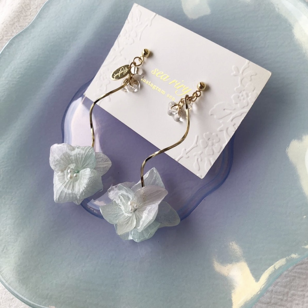 no.11 シャーベットカラーの紫陽花のゆらゆらピアス ドライフラワー あじさい レジンピアス ハンドメイドピアス