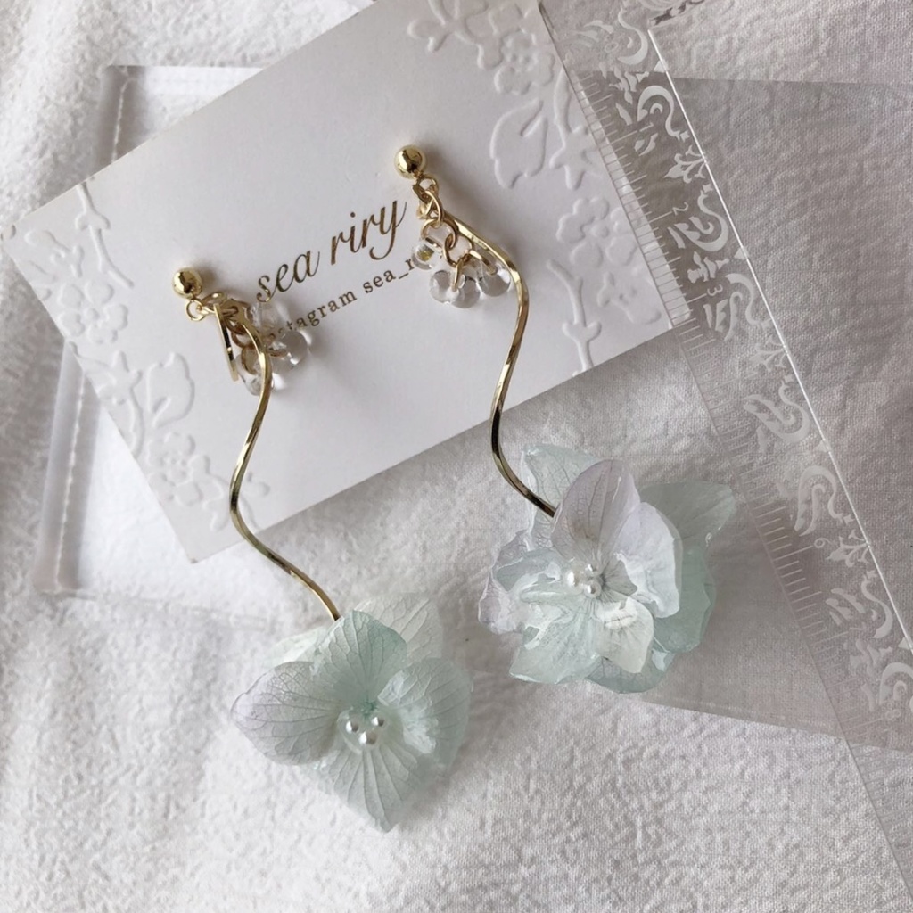 no.11 シャーベットカラーの紫陽花のゆらゆらピアス ドライフラワー あじさい レジンピアス ハンドメイドピアス