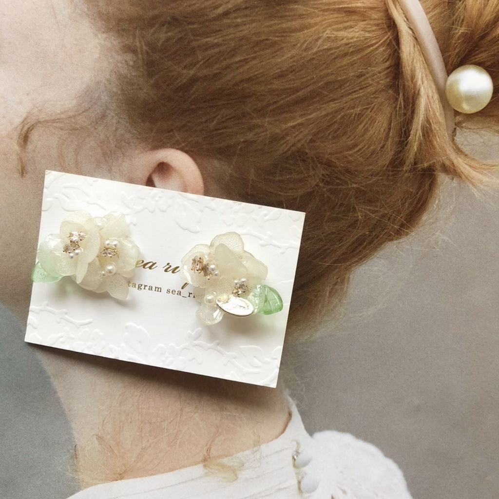 no.17 紫陽花のパールビジューピアス アジサイ ホワイトアナベル パール ビジュー ハンドメイドピアス