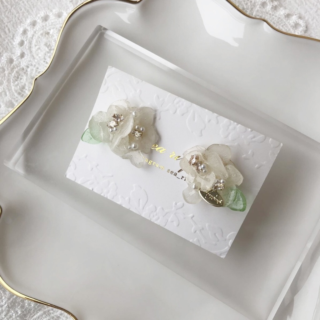 no.17 紫陽花のパールビジューピアス アジサイ ホワイトアナベル パール ビジュー ハンドメイドピアス