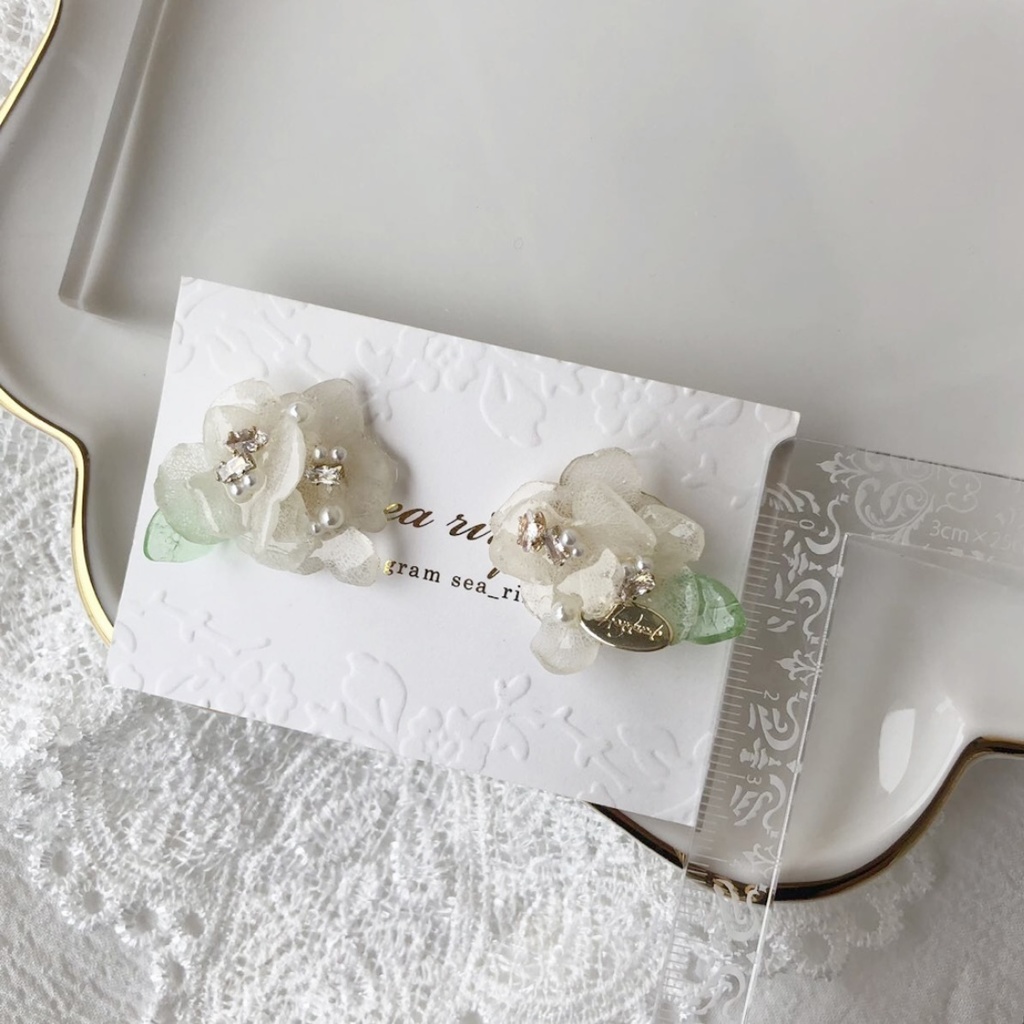 no.17 紫陽花のパールビジューピアス アジサイ ホワイトアナベル パール ビジュー ハンドメイドピアス