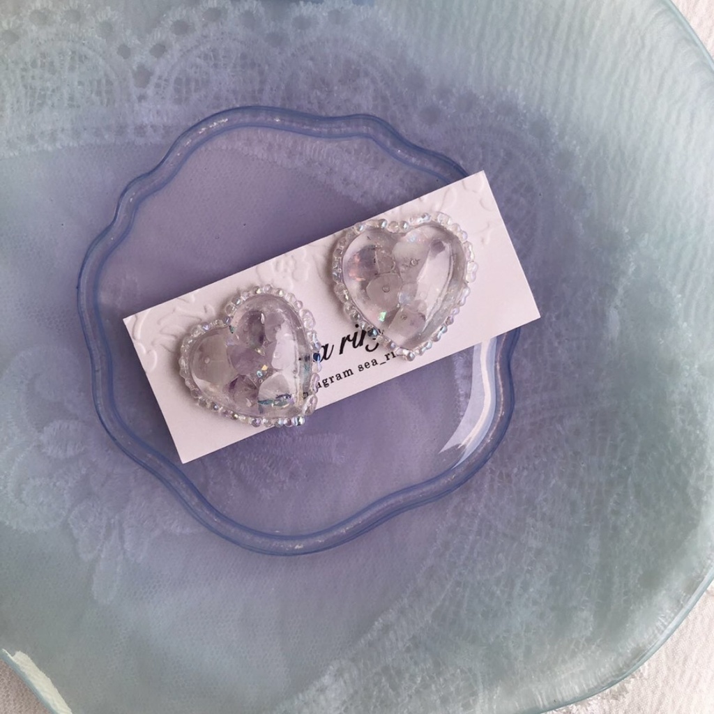 no.19 アメジストのハートピアス 天然石 クリア オーロラ クリスタル レジンピアス イヤリング ハンドメイド