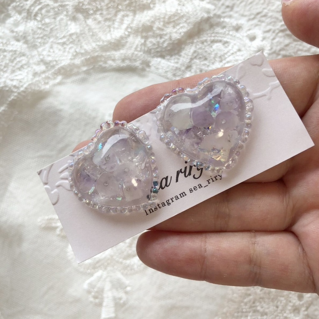 no.19 アメジストのハートピアス 天然石 クリア オーロラ クリスタル レジンピアス イヤリング ハンドメイド