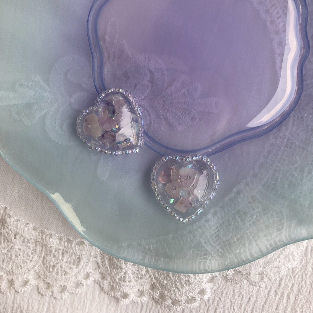 no.19 アメジストのハートピアス 天然石 クリア オーロラ クリスタル レジンピアス イヤリング ハンドメイド