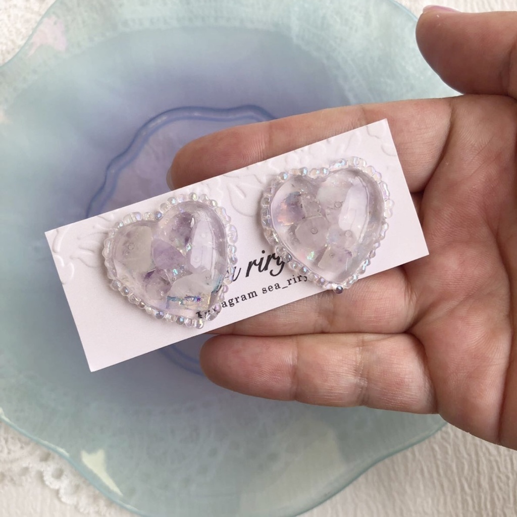 no.19 アメジストのハートピアス 天然石 クリア オーロラ クリスタル レジンピアス イヤリング ハンドメイド
