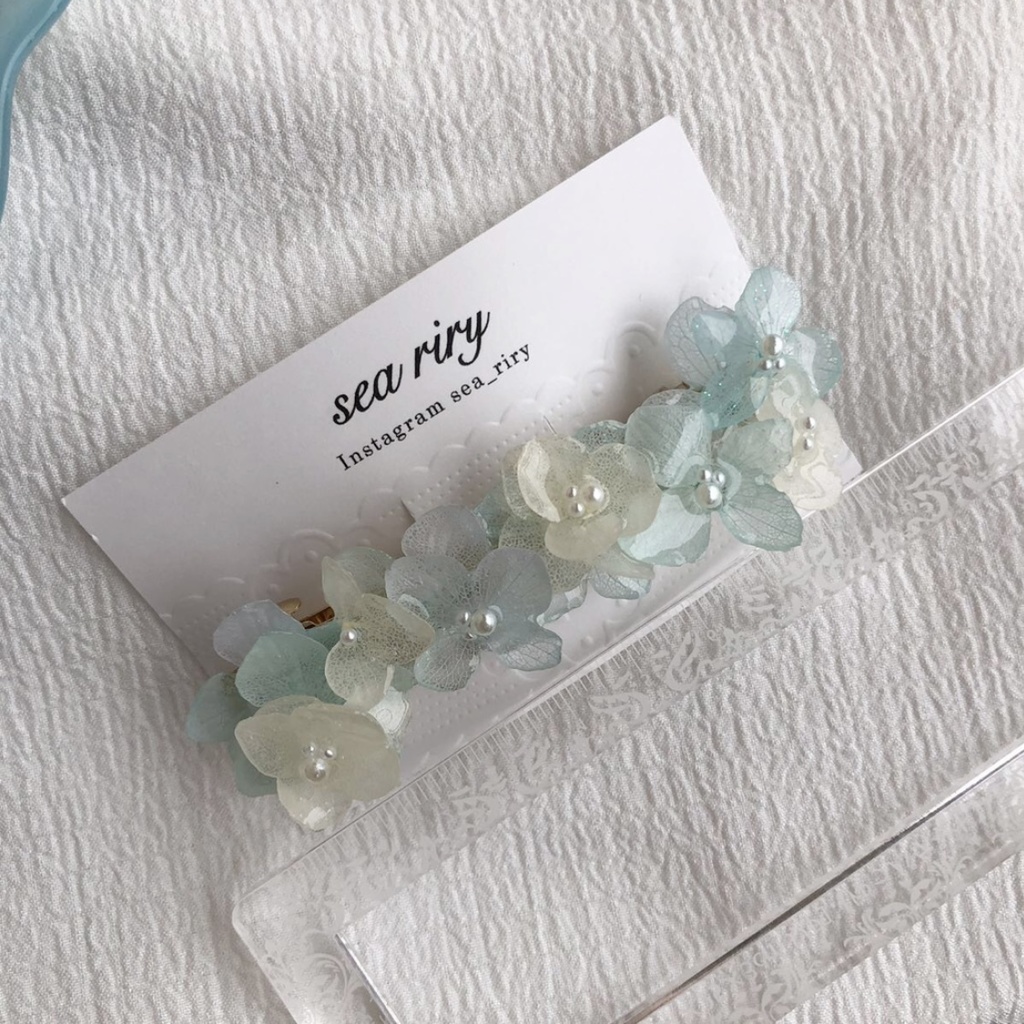 no.21 淡色ブルーホワイトの紫陽花バレッタ アジサイ 淡色 パール ヘアアクセサリー 髪留め レジンバレッタ ハンドメイド