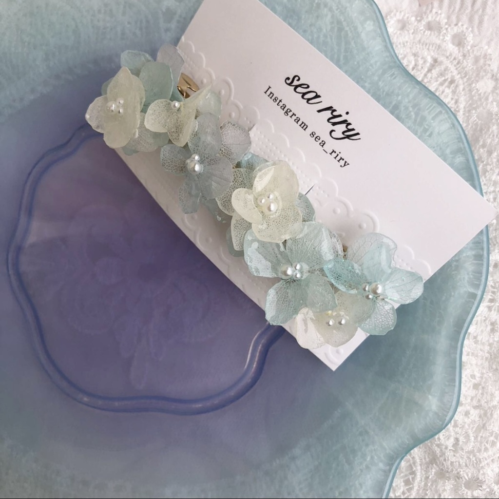 no.21 淡色ブルーホワイトの紫陽花バレッタ アジサイ 淡色 パール ヘアアクセサリー 髪留め レジンバレッタ ハンドメイド