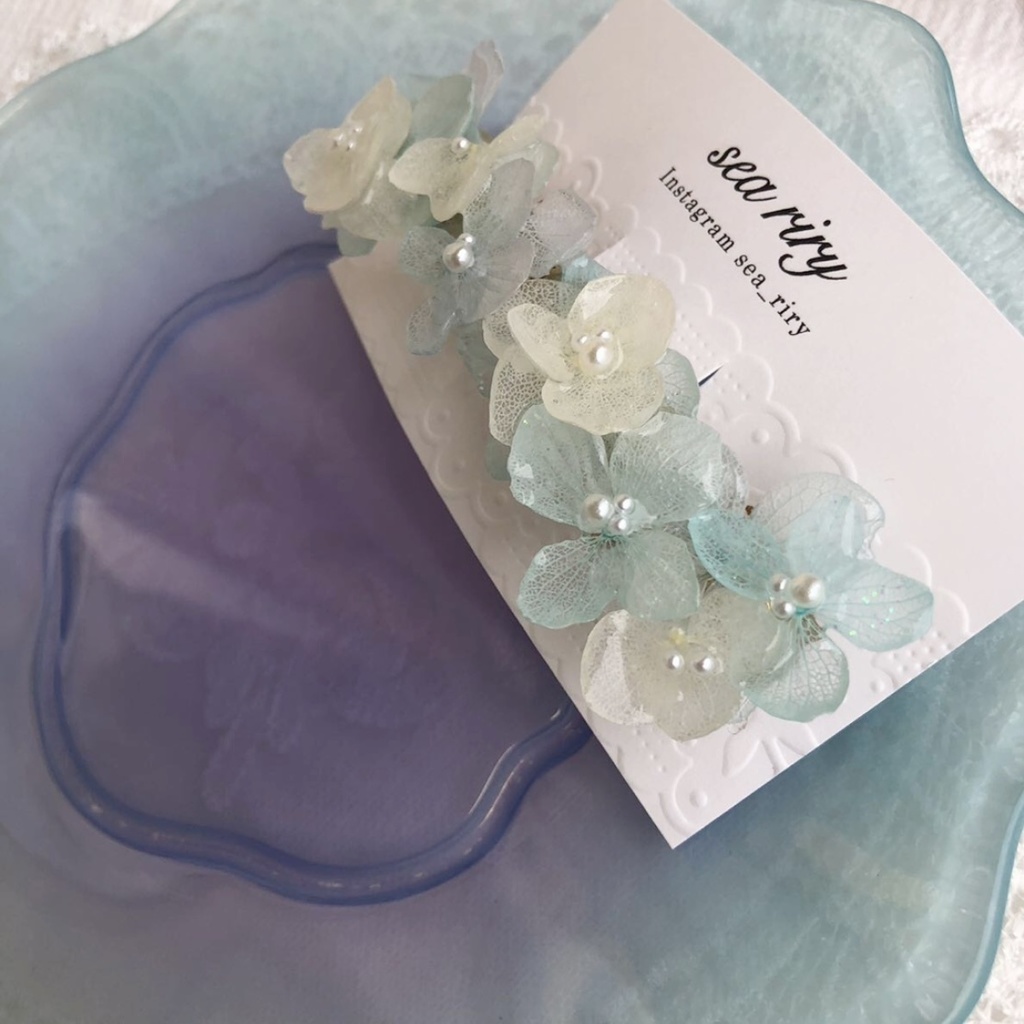 no.21 淡色ブルーホワイトの紫陽花バレッタ アジサイ 淡色 パール ヘアアクセサリー 髪留め レジンバレッタ ハンドメイド