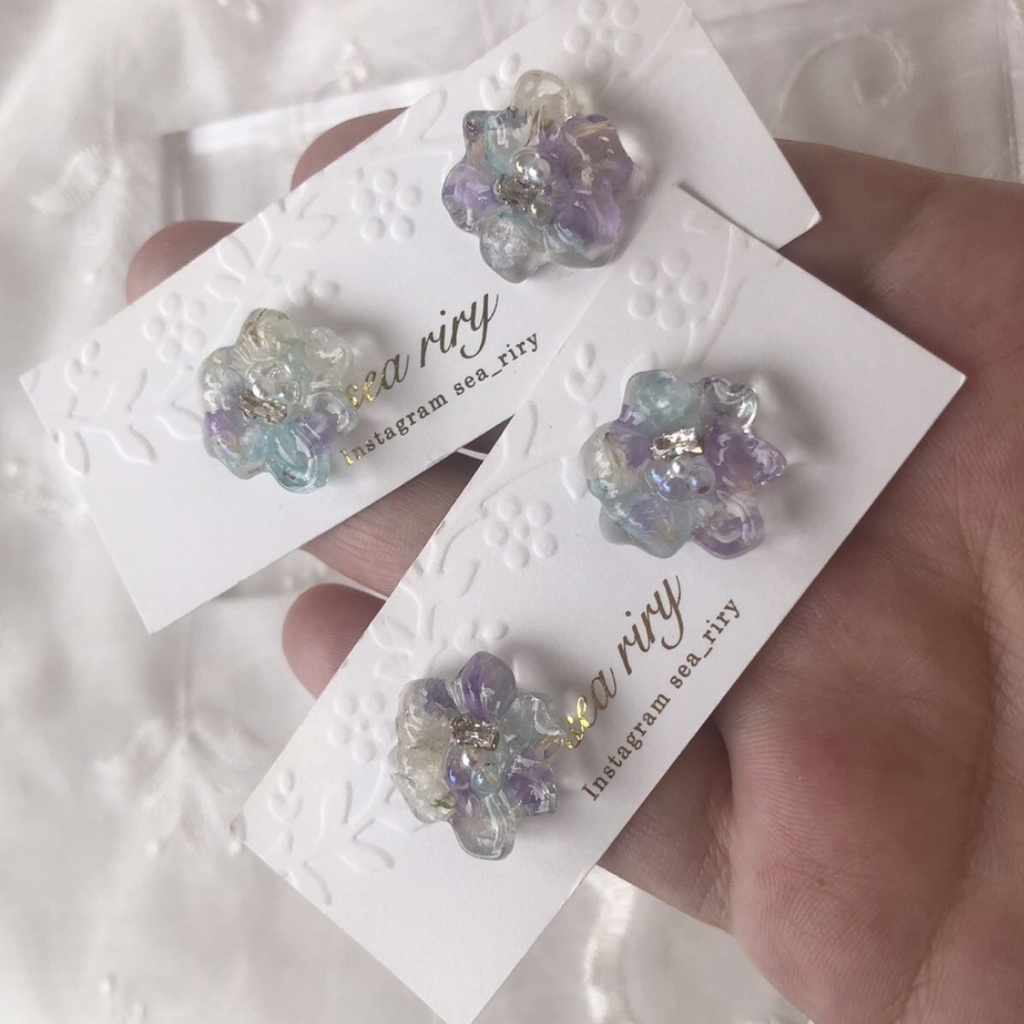 no.25 ドライフラワーの一粒フラワーピアス フラワー 氷 つやつや 涼 レジンピアス イヤリング