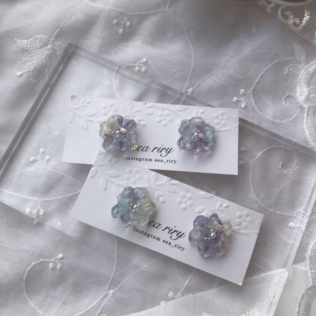 no.25 ドライフラワーの一粒フラワーピアス フラワー 氷 つやつや 涼 レジンピアス イヤリング