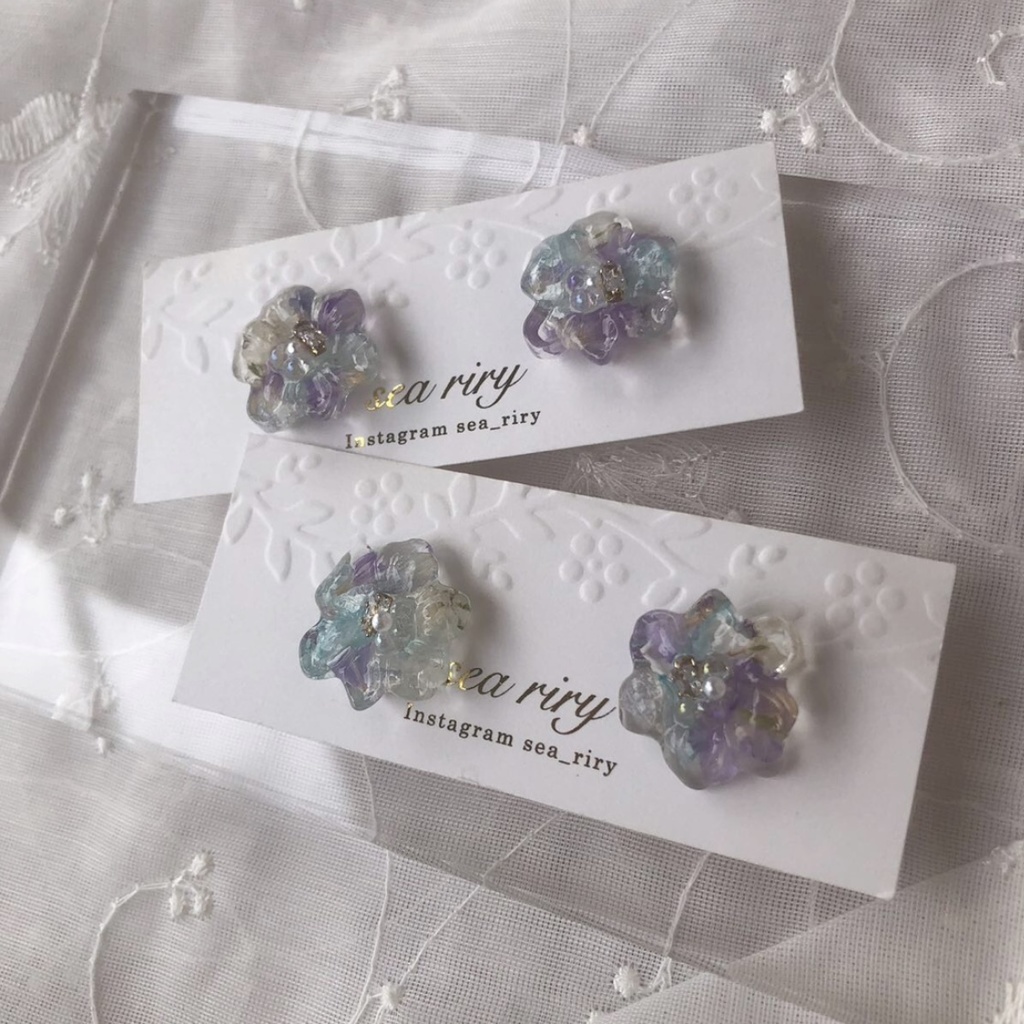 no.25 ドライフラワーの一粒フラワーピアス フラワー 氷 つやつや 涼 レジンピアス イヤリング