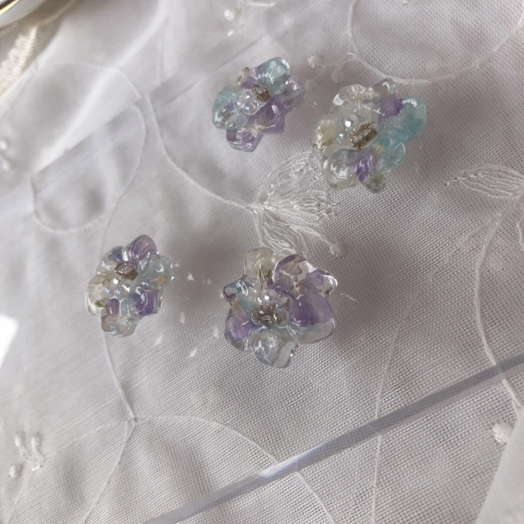 no.25 ドライフラワーの一粒フラワーピアス フラワー 氷 つやつや 涼 レジンピアス イヤリング