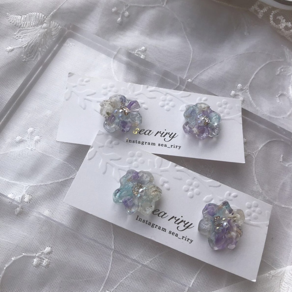 no.25 ドライフラワーの一粒フラワーピアス フラワー 氷 つやつや 涼 レジンピアス イヤリング