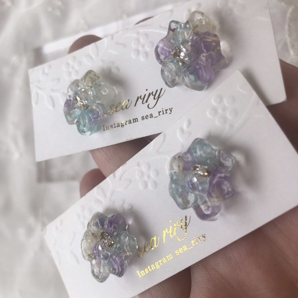 no.25 ドライフラワーの一粒フラワーピアス フラワー 氷 つやつや 涼 レジンピアス イヤリング