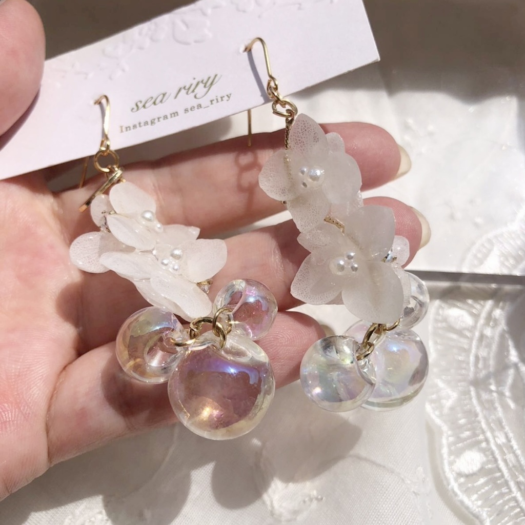 no.26 再販 flower bubble 紫陽花としゃぼん玉のゆらゆらピアス クリア オーロラ スズマル レジンピアス イヤリング