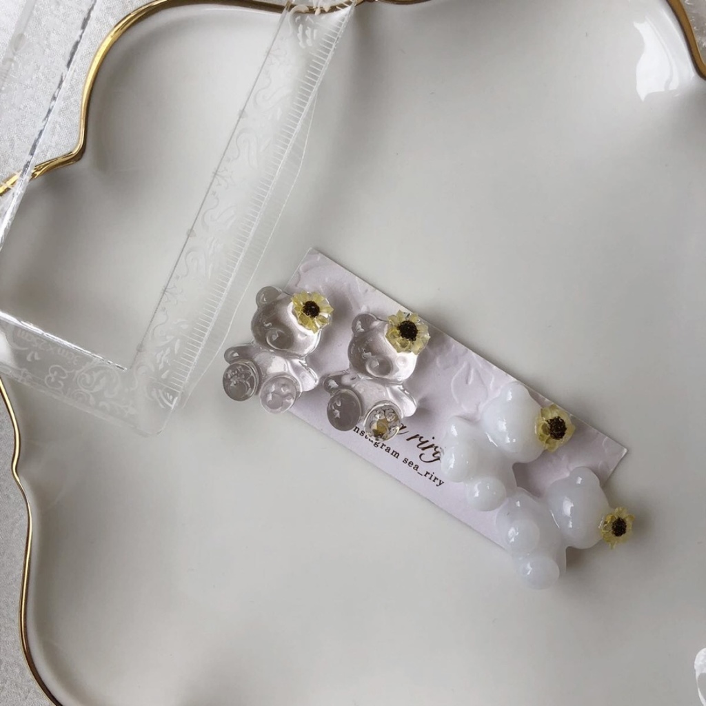 no.31 限定 sale ちいさな向日葵のおめかしくまさん ひまわり teddybear くま スターフラワー レジンアクセサリー ハンドメイド