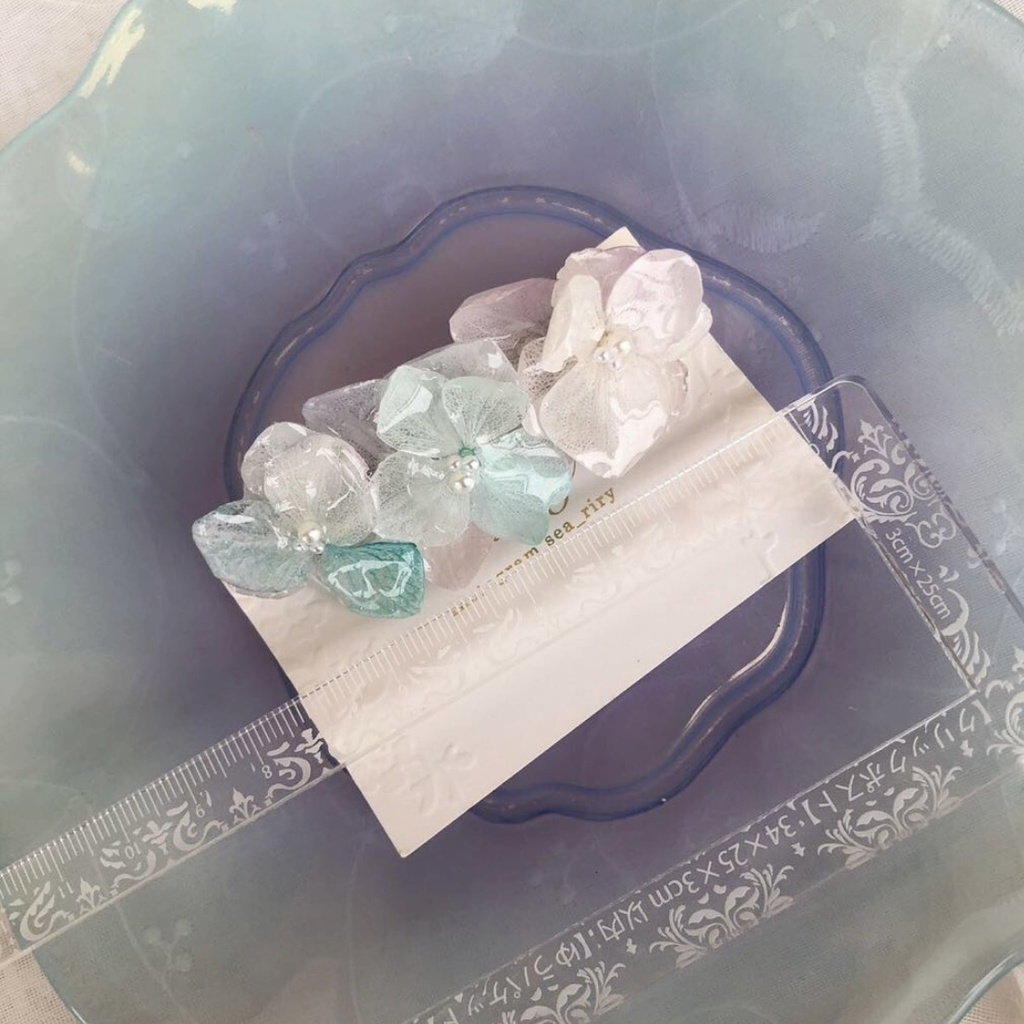 no.35 淡色紫陽花のヘアバレッタ アジサイ 淡色 パール ヘアバレッタ ヘアアクセサリー レジンバレッタ ハンドメイド