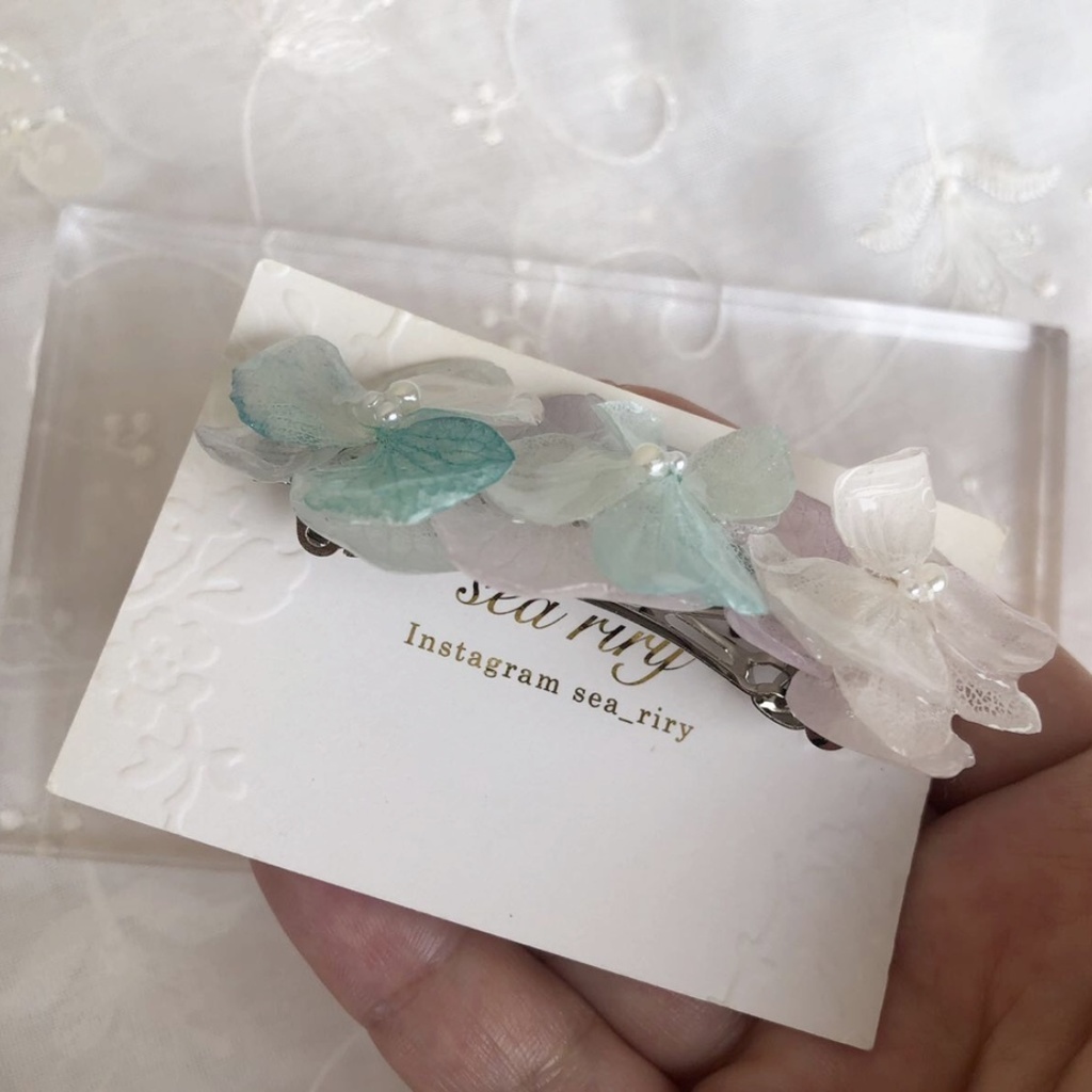 no.35 淡色紫陽花のヘアバレッタ アジサイ 淡色 パール ヘアバレッタ ヘアアクセサリー レジンバレッタ ハンドメイド