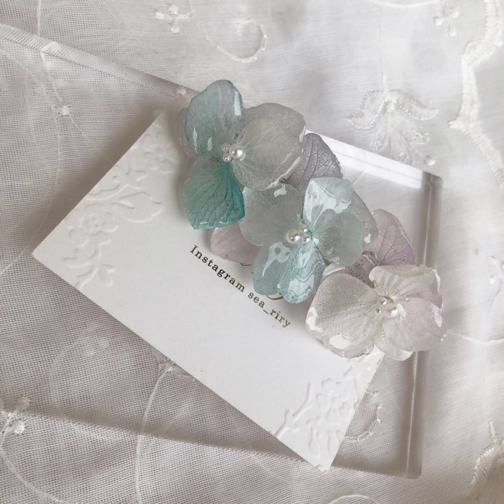 no.35 淡色紫陽花のヘアバレッタ アジサイ 淡色 パール ヘアバレッタ ヘアアクセサリー レジンバレッタ ハンドメイド