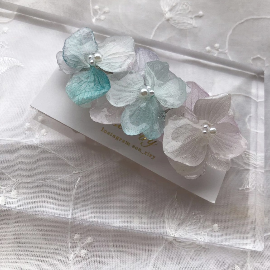 no.35 淡色紫陽花のヘアバレッタ アジサイ 淡色 パール ヘアバレッタ ヘアアクセサリー レジンバレッタ ハンドメイド