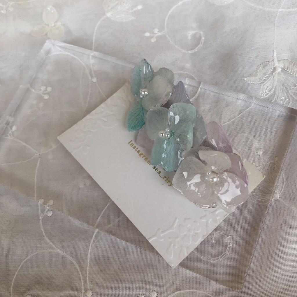 no.35 淡色紫陽花のヘアバレッタ アジサイ 淡色 パール ヘアバレッタ ヘアアクセサリー レジンバレッタ ハンドメイド