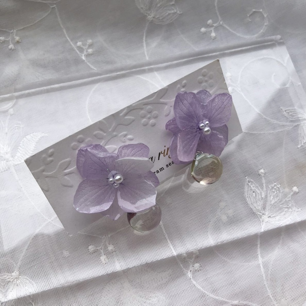 no.36 淡藤色の紫陽花のゆらゆらピアス あじさい