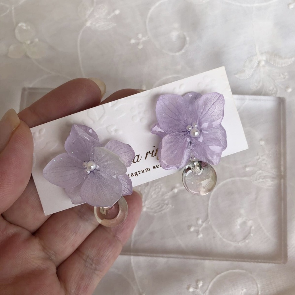 no.36 淡藤色の紫陽花のゆらゆらピアス あじさい