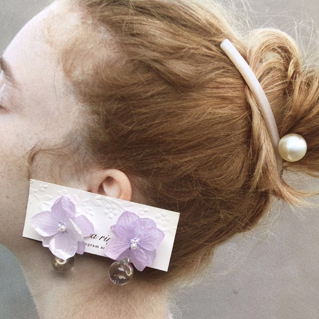 no.36 淡藤色の紫陽花のゆらゆらピアス あじさい