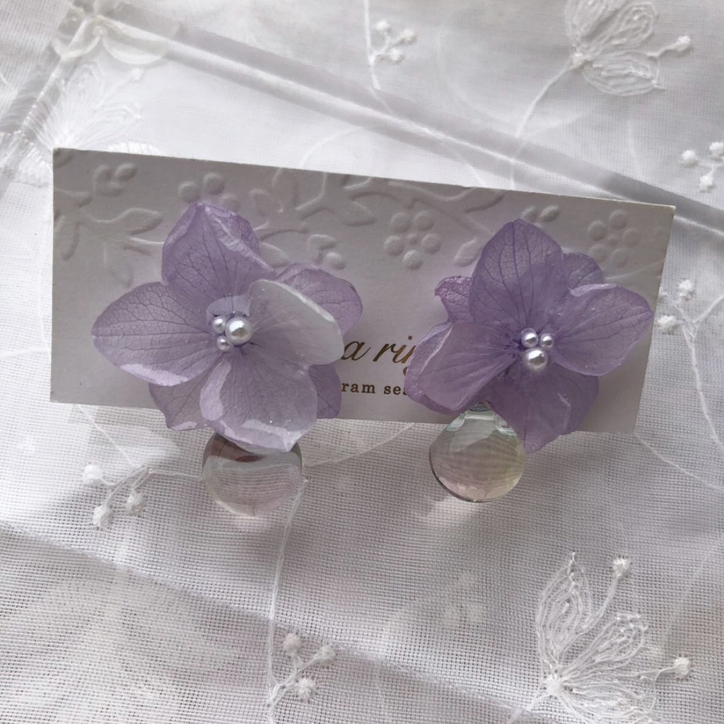 no.36 淡藤色の紫陽花のゆらゆらピアス あじさい