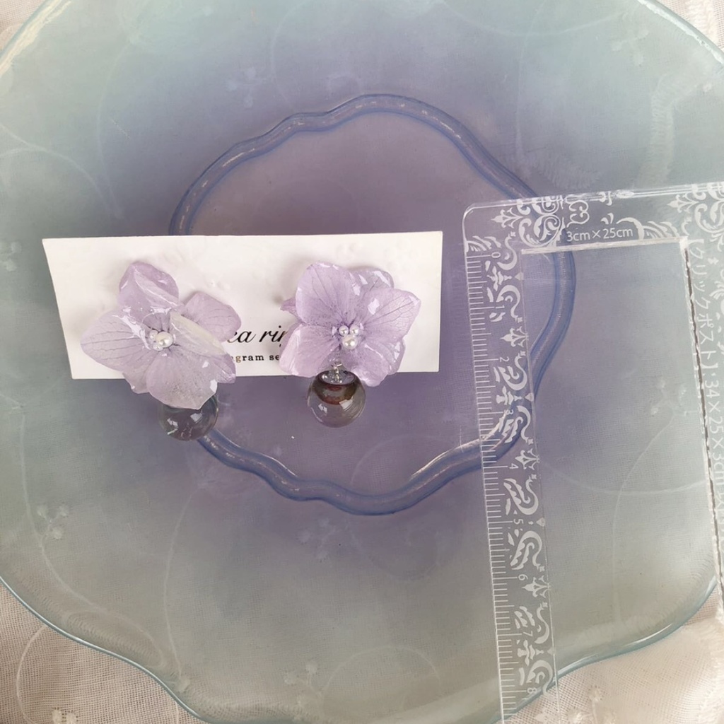 no.36 淡藤色の紫陽花のゆらゆらピアス あじさい