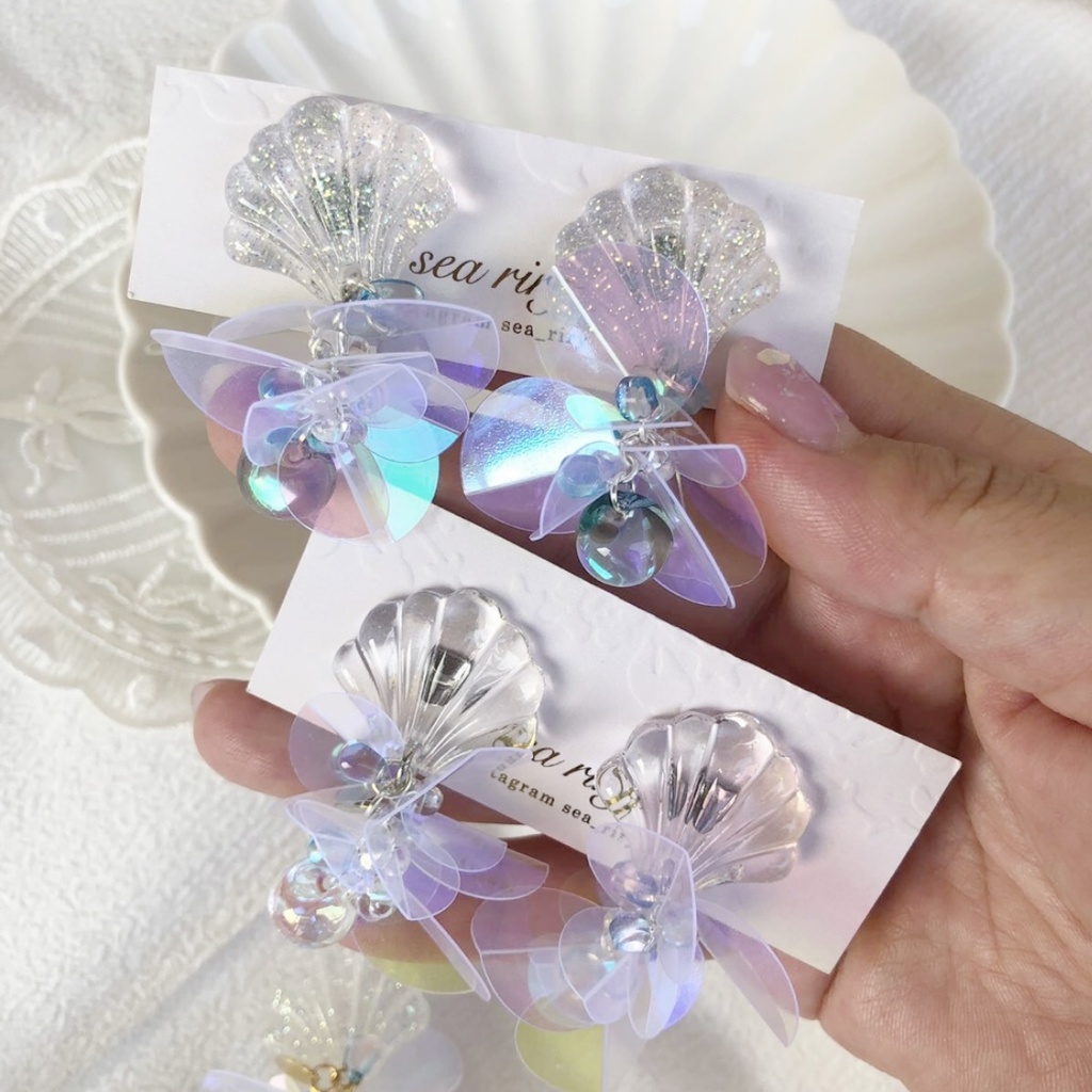 no.37 人魚姫のゆらゆらピアス シェル クリア オーロラ レジンピアス スパンコール ハンドメイド