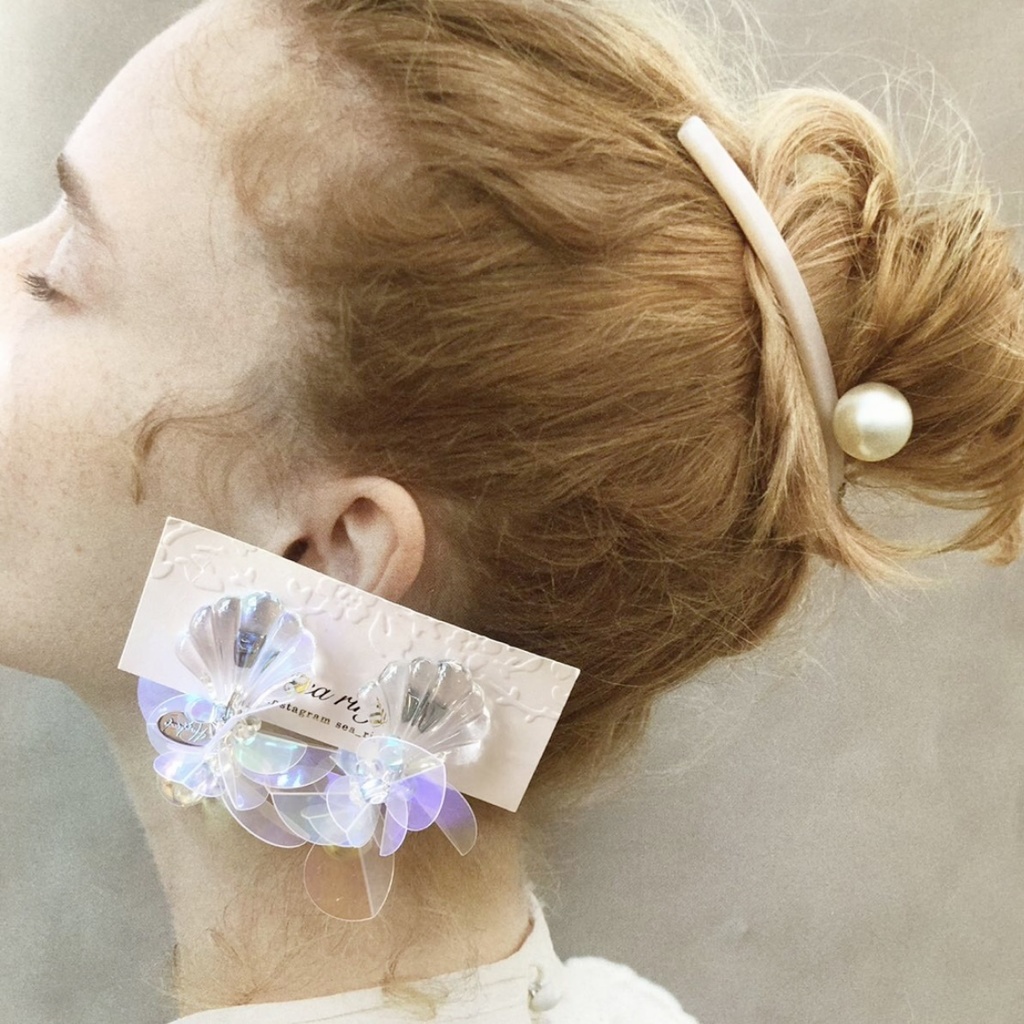 no.37 人魚姫のゆらゆらピアス シェル クリア オーロラ レジンピアス スパンコール ハンドメイド