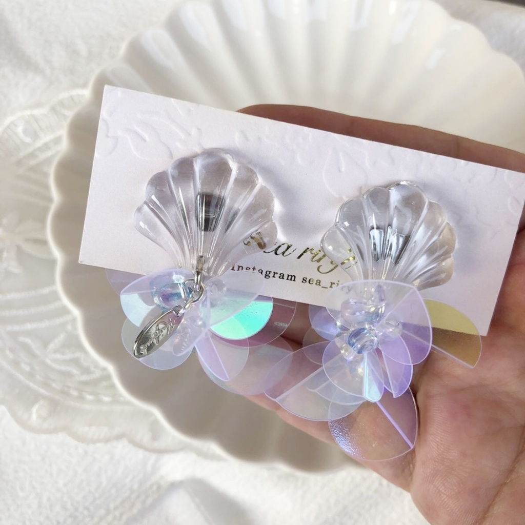 no.37 人魚姫のゆらゆらピアス シェル クリア オーロラ レジンピアス スパンコール ハンドメイド