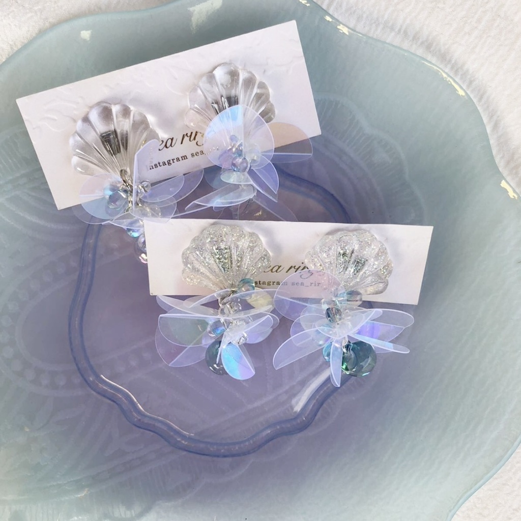 no.37 人魚姫のゆらゆらピアス シェル クリア オーロラ レジンピアス スパンコール ハンドメイド