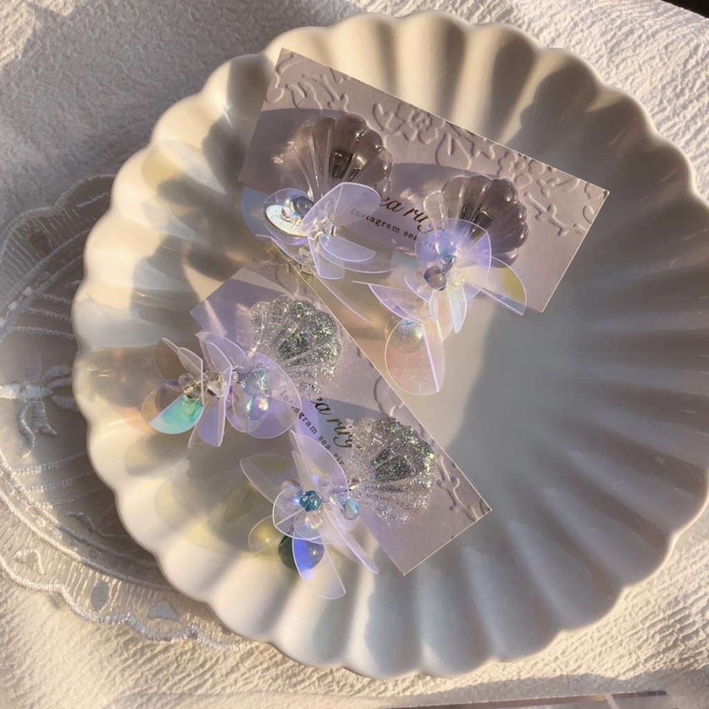 no.37 人魚姫のゆらゆらピアス シェル クリア オーロラ レジンピアス スパンコール ハンドメイド