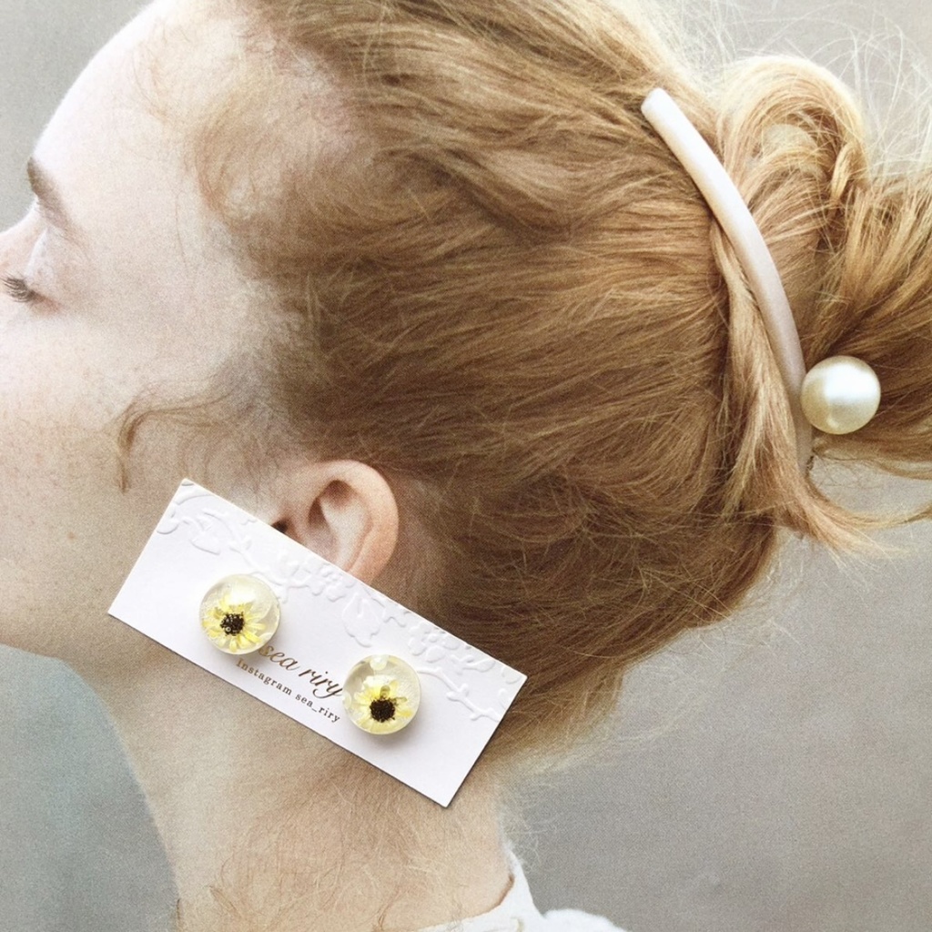 no.43 限定 sale ちいさな向日葵と紫陽花のピアス ひまわり スターフラワー レジンピアス ハンドメイド