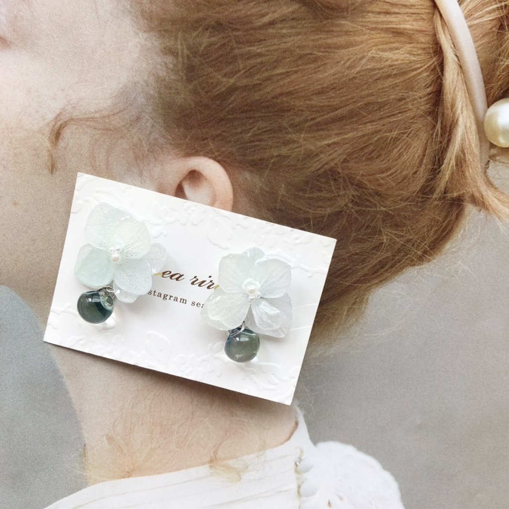 no.45 sale シャーベットカラーの紫陽花ピアス アンジュールカラー ニュイ スズマルビーズ レジンピアス ハンドメイドピアス