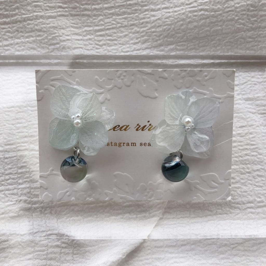 no.45 sale シャーベットカラーの紫陽花ピアス アンジュールカラー ニュイ スズマルビーズ レジンピアス ハンドメイドピアス