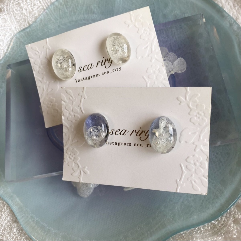 no.51 ドライフラワーの一粒オーバルピアス ネモフィラ 紫陽花 オーバル レジン ピアス イヤリング ハンドメイド