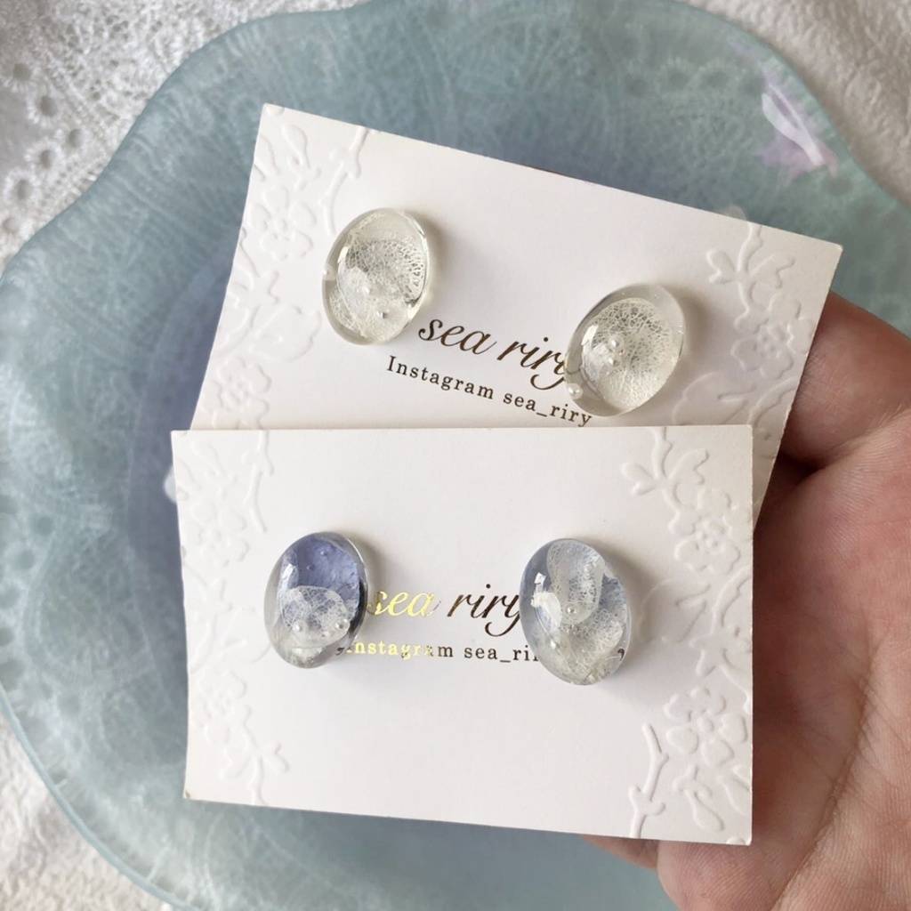 no.51 ドライフラワーの一粒オーバルピアス ネモフィラ 紫陽花 オーバル レジン ピアス イヤリング ハンドメイド