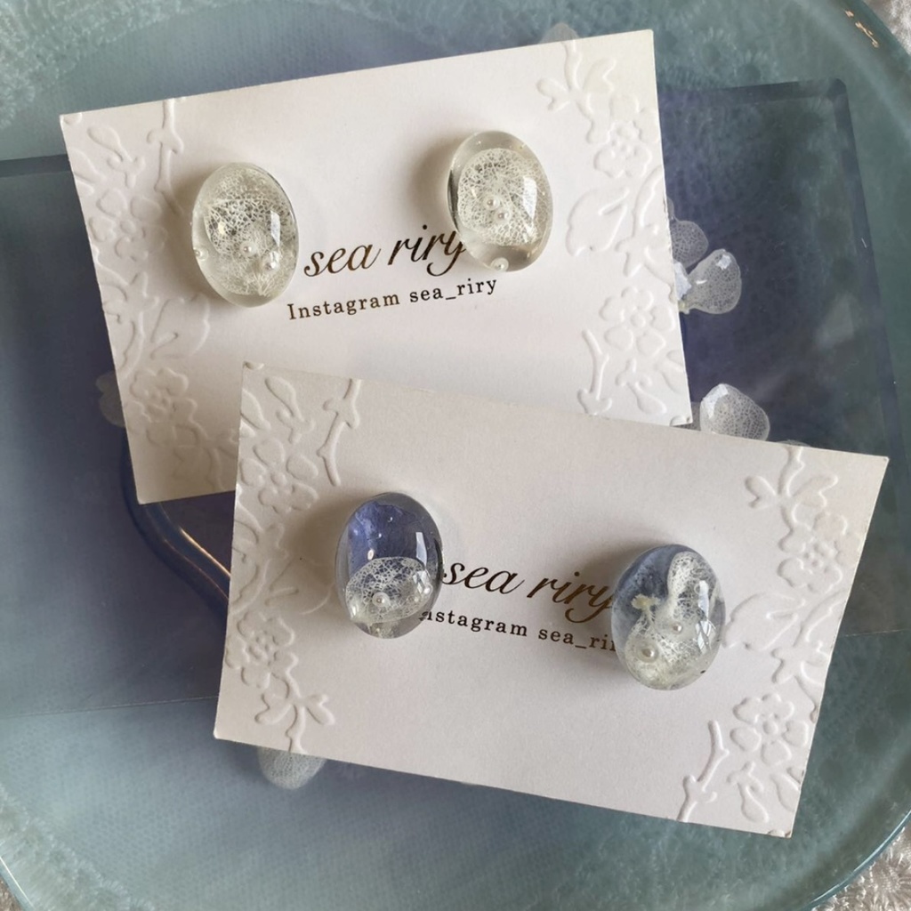 no.51 ドライフラワーの一粒オーバルピアス ネモフィラ 紫陽花 オーバル レジン ピアス イヤリング ハンドメイド