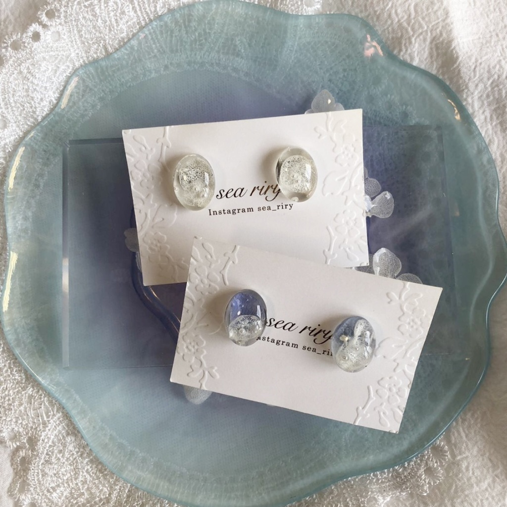 no.51 ドライフラワーの一粒オーバルピアス ネモフィラ 紫陽花 オーバル レジン ピアス イヤリング ハンドメイド