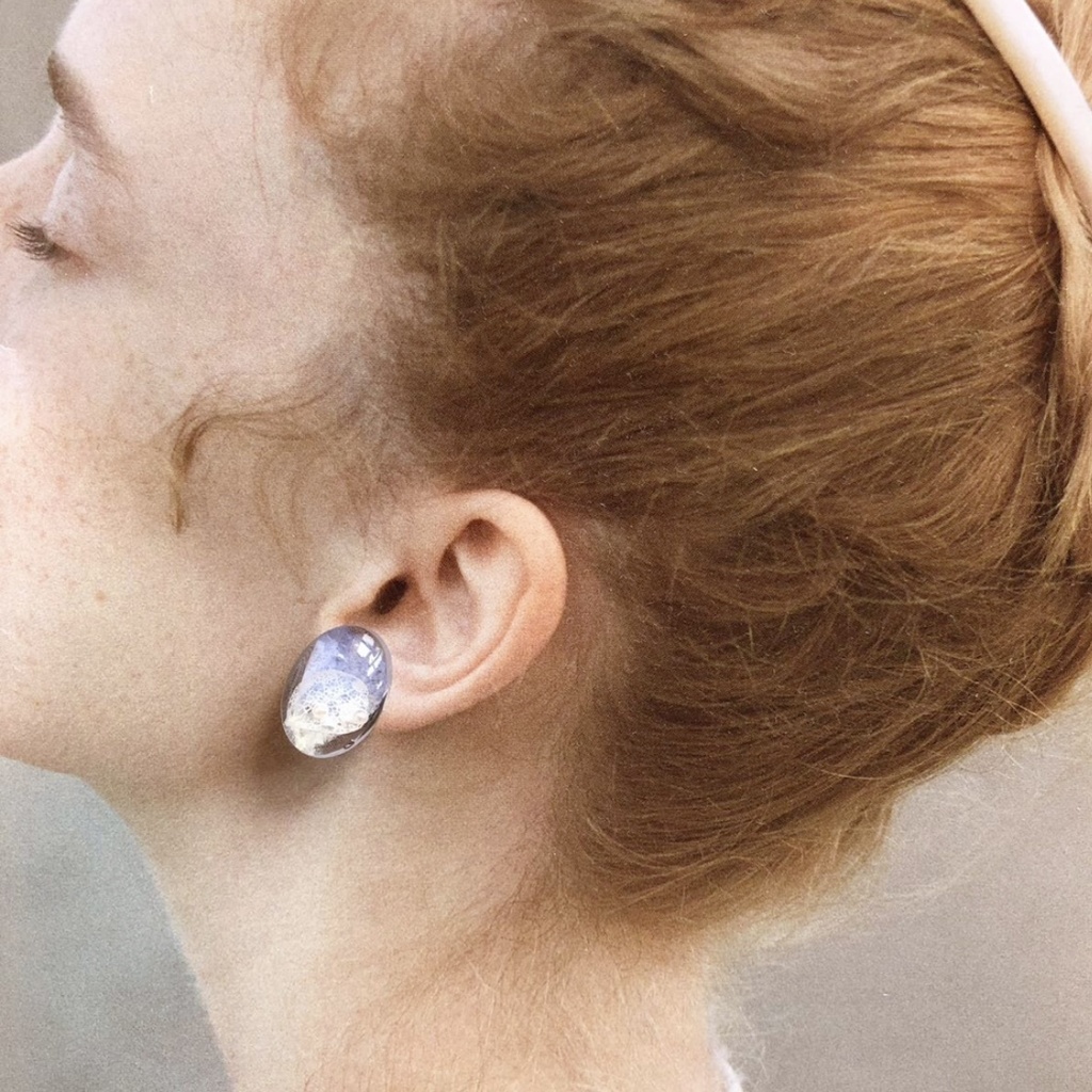 no.51 ドライフラワーの一粒オーバルピアス ネモフィラ 紫陽花 オーバル レジン ピアス イヤリング ハンドメイド