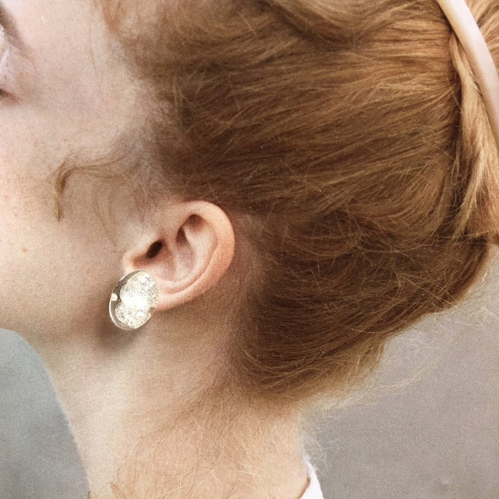 no.51 ドライフラワーの一粒オーバルピアス ネモフィラ 紫陽花 オーバル レジン ピアス イヤリング ハンドメイド