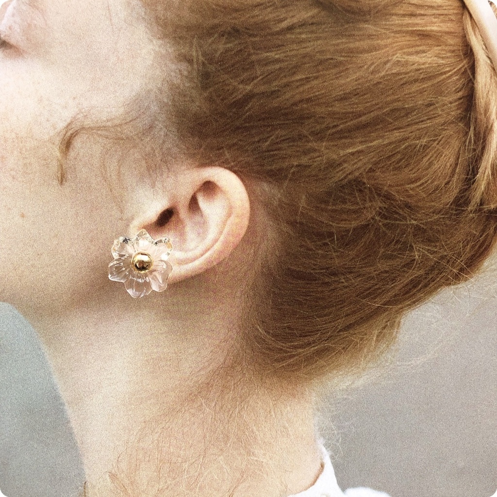 no.53 ちいさなお花のクリアフラワーピアス フラワー クリア 氷 レジン ピアス イヤリング ハンドメイド