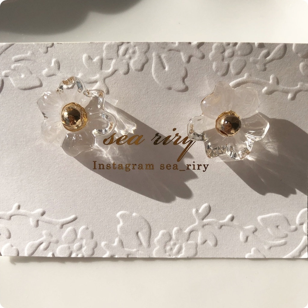 no.53 ちいさなお花のクリアフラワーピアス フラワー クリア 氷 レジン ピアス イヤリング ハンドメイド