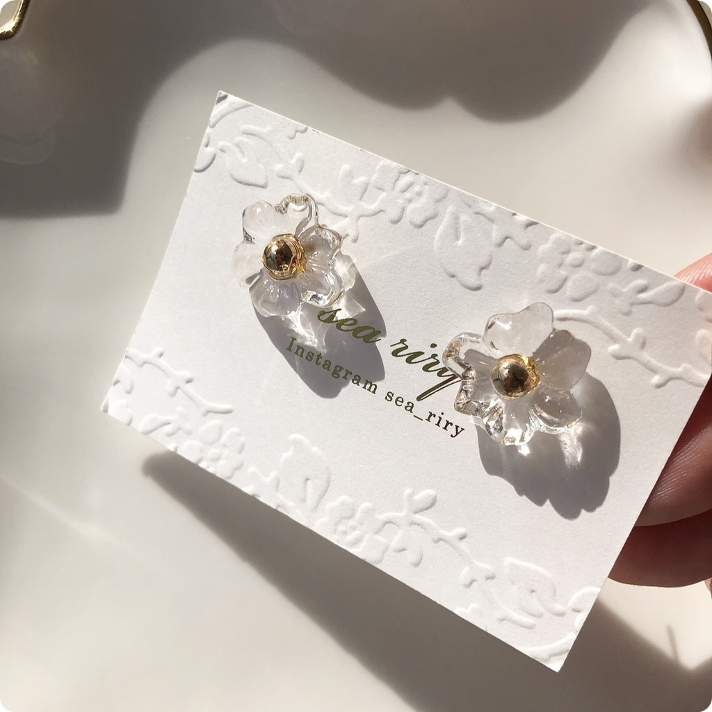 no.53 ちいさなお花のクリアフラワーピアス フラワー クリア 氷 レジン ピアス イヤリング ハンドメイド